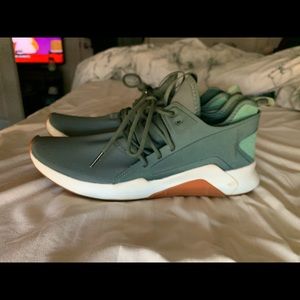 Women’s 9.5 Reebok running sneakers